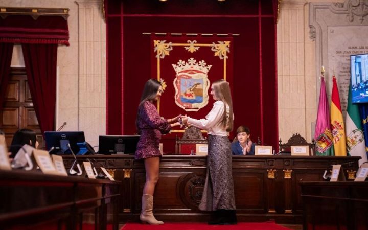 PLENO INFANTIL ENTREGA BASTON DE MANDO